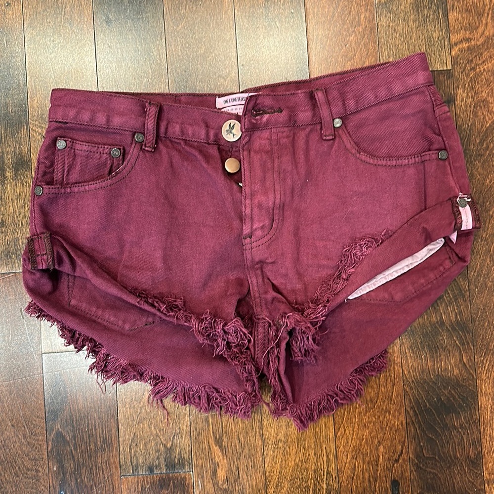 ONE by One Teaspoon Maroon/Burgundy Bandits cutoff Shorts - size 28 Relaxed fit